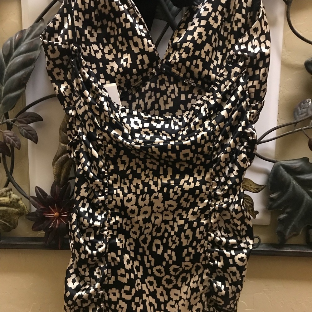 Guess - Picture 2 of 7